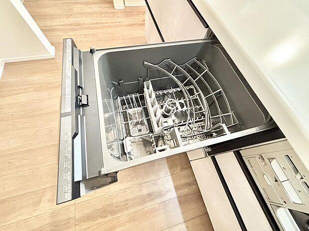 【食洗機】面倒なお片づけは食洗機にお任せ！家事の負担が減って、時間にも気持ちにもゆとりができます。