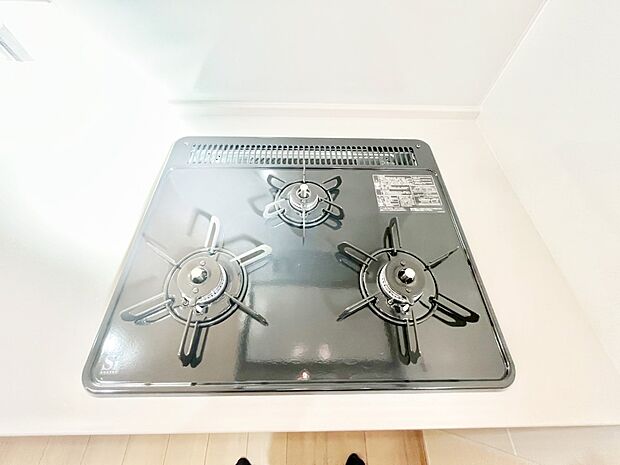 【ガスコンロ】三口ガスコンロでお料理が一気にはかどりそう  