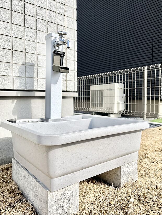 【その他現地】ガーデニングやお掃除に便利な外水栓