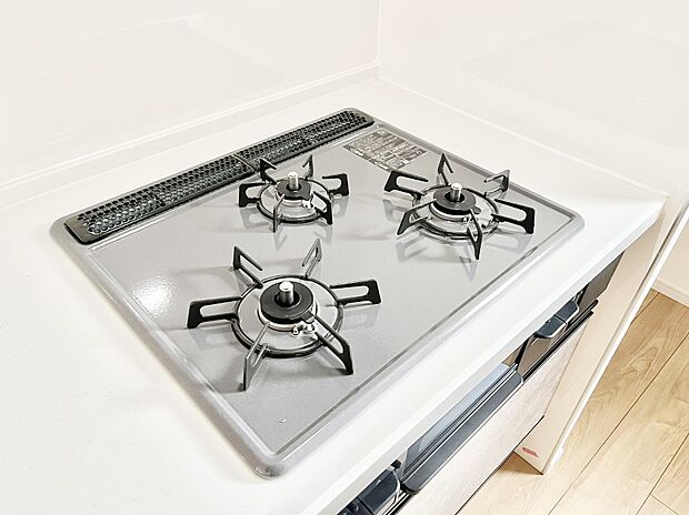 【ガスコンロ】三口ガスコンロでお料理が一気にはかどりそう  