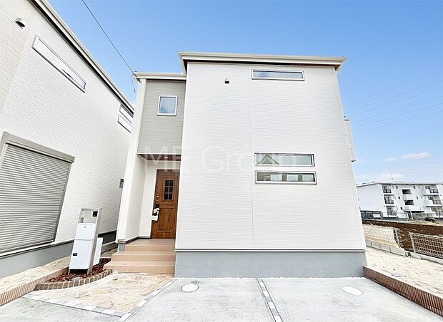 【現地外観写真】上質感あふれる外観デザイン。魅力の住まいを実現。