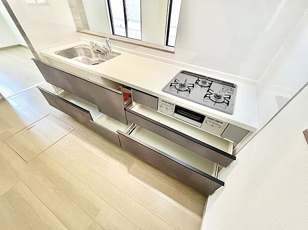 【スライド収納】スライド式収納なので上からの出し入れが可能!腰をかがめずに楽々!