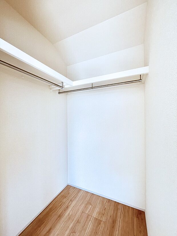 【ウォークインクローゼット】毎日の服選びが楽しくなるウォークインクローゼット