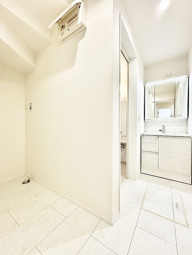 【ランドリースペース】広々とゆとりのあるランドリースペース