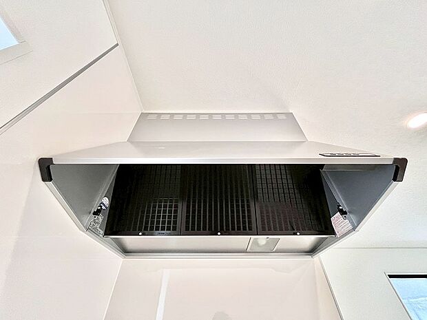 【レンジフード】基本的なお手入れはフィルターのみ!お手入れのしやすさも魅力です。