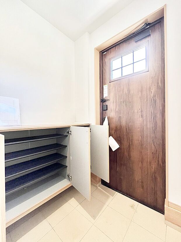 【収納】収納力ある下駄箱の活用で玄関廻りはいつでもスッキリ