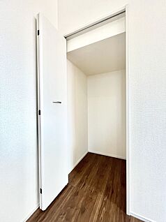 キッチン横収納