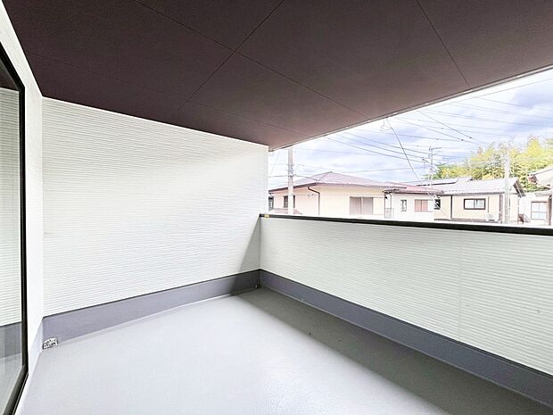 【バルコニー】急なお天気の変化にも安心なインナーバルコニー