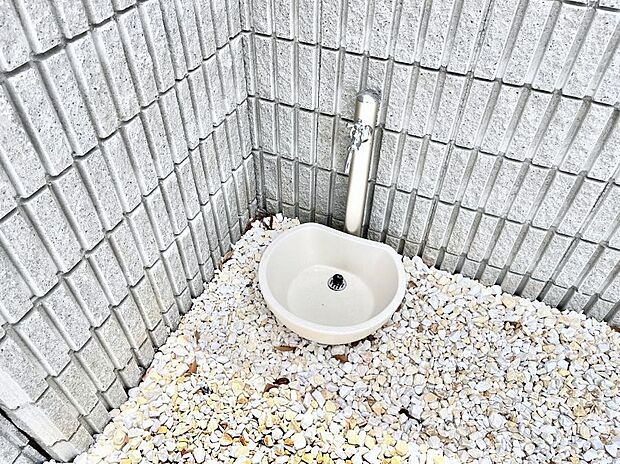 【その他現地】ガーデニングやお掃除に便利な外水栓