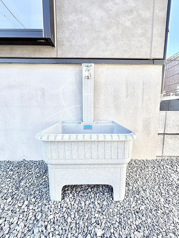 【その他現地】ガーデニングやお掃除に便利な外水栓  