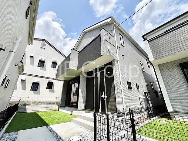 【現地外観写真】4LDK＋収納スペース充実！快適でゆとりある生活を楽しめます。