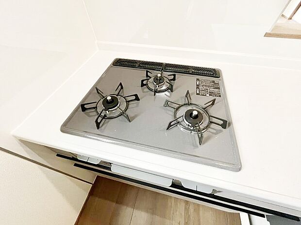 【ガスコンロ】三口ガスコンロでお料理が一気にはかどりそう  
