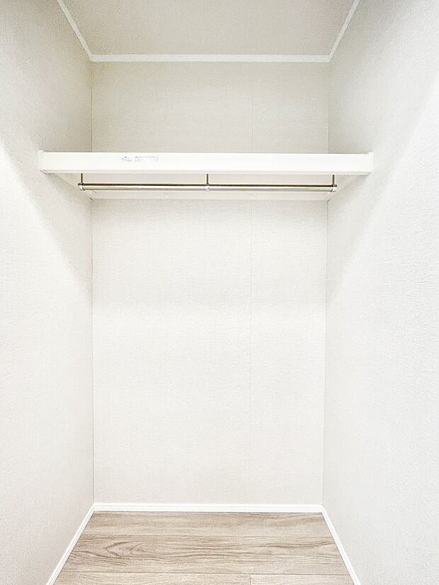 【収納】たっぷりの収納スペースで快適に暮らせそう 