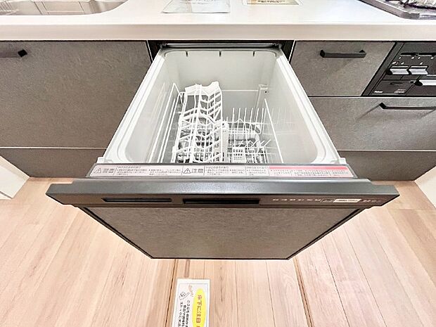 【食洗機】面倒なお片づけは食洗機にお任せ！家事の負担が減って、時間にも気持ちにもゆとりができます。