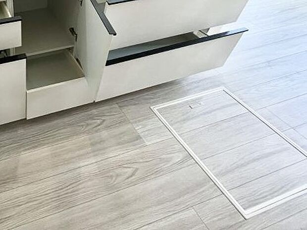 【床下収納】床下収納付き！日用品・非常用品の収納にも大活躍。