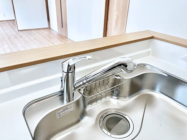【浄水器】いつでも清潔なおいしいお水を。一つの水栓で水道水と浄水を使い分け。