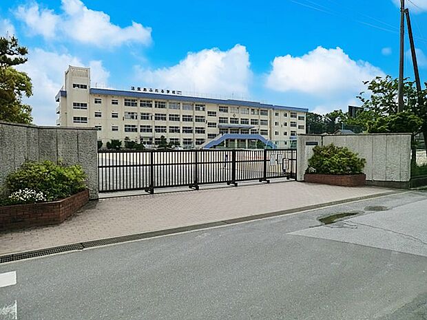 市川市立下貝塚中学校（約520m）