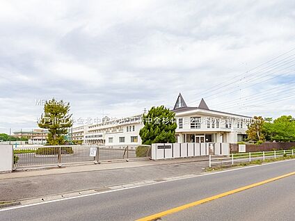 松戸市立小金北中学校 990m(13分)