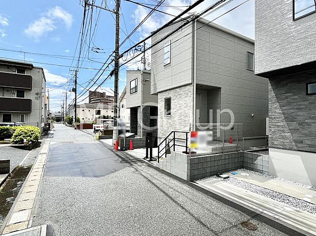 【前面道路含む現地写真】堂々完成！！ ここから始まる新生活を応援いたします！ 