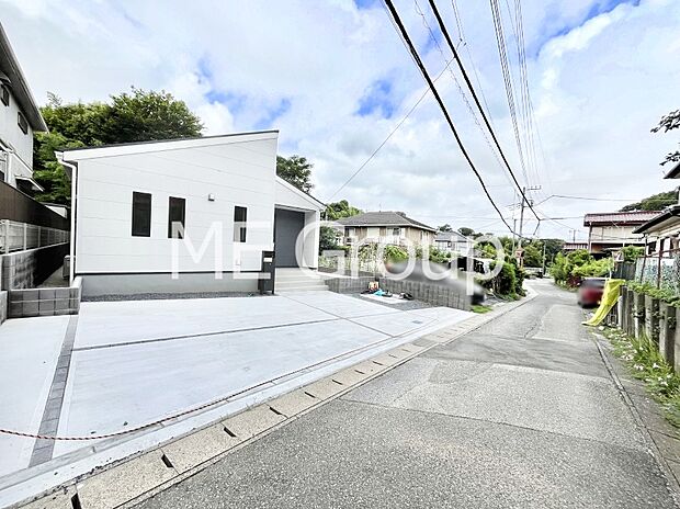 【前面道路含む現地写真】堂々完成!! ここから始まる新生活を応援いたします!