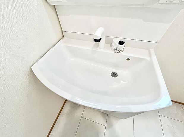 【ハンドシャワー水栓】ハンドシャワー付き!使いやすい洗面台。
