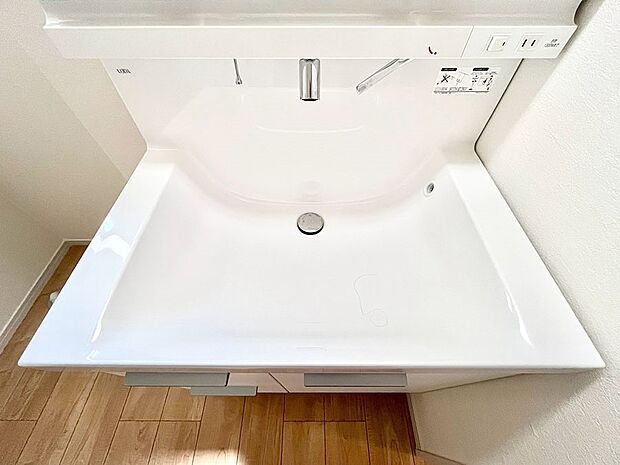 【ハンドシャワー水栓】ハンドシャワー付き!使いやすい洗面台。