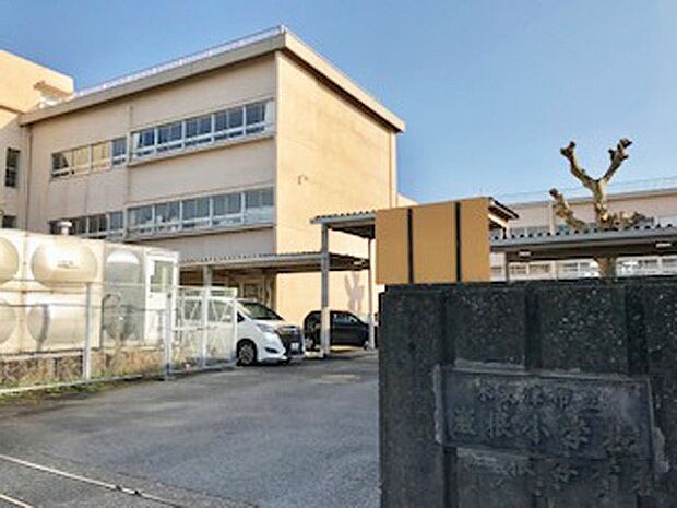 岩根小学校(約1,300m・徒歩17分)