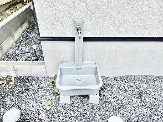 【その他現地】ガーデニングやお掃除に便利な外水栓  