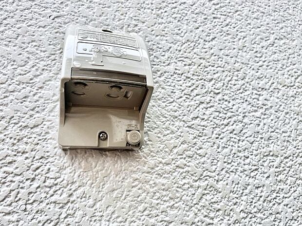 【その他現地】お掃除などに便利な外コンセント