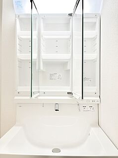 三面鏡裏収納