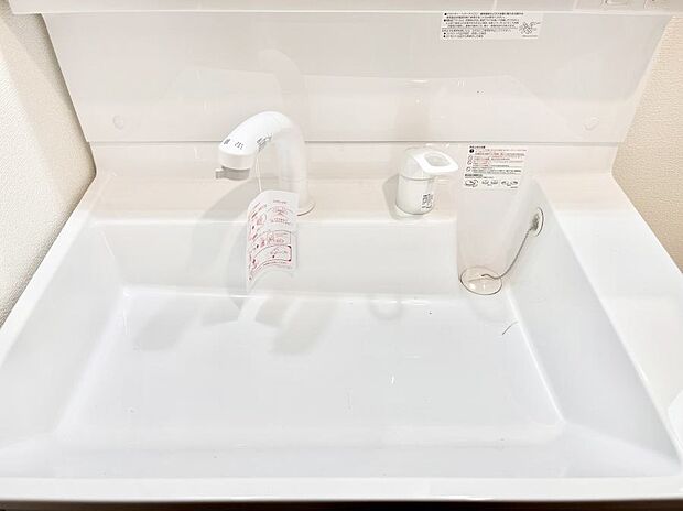 【ハンドシャワー水栓】ハンドシャワー付き!使いやすい洗面台。