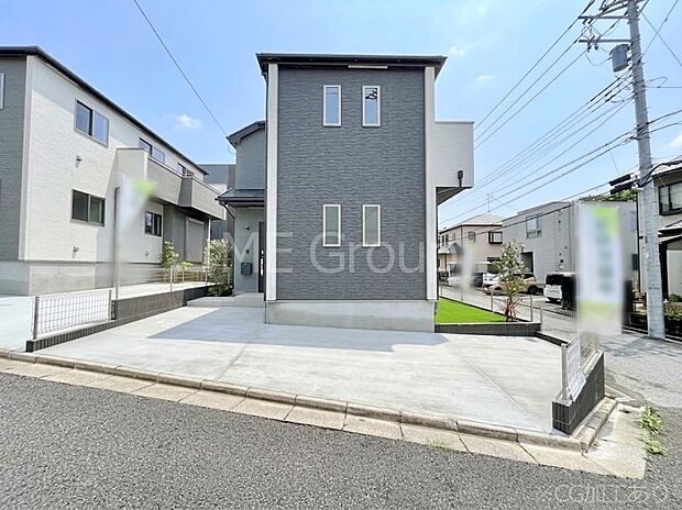 【現地外観写真】暮らしやすさと居心地の良さにこだわったシンプルで飽きのこないデザイン ！