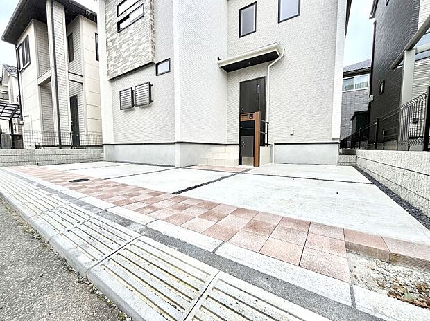 【駐車場】生活に欠かせない駐車スペース。