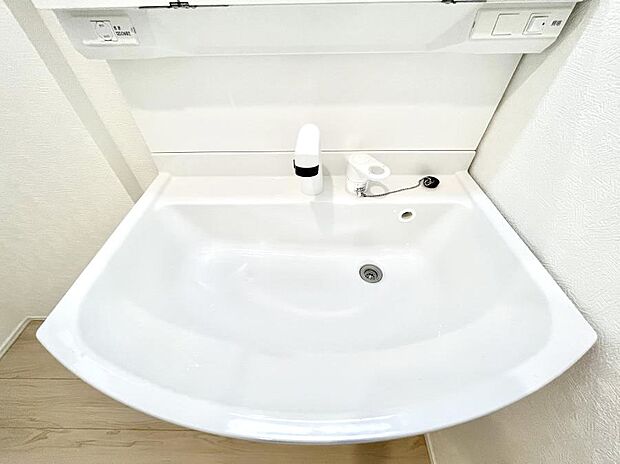 【ハンドシャワー水栓】ハンドシャワー付き!使いやすい洗面台。