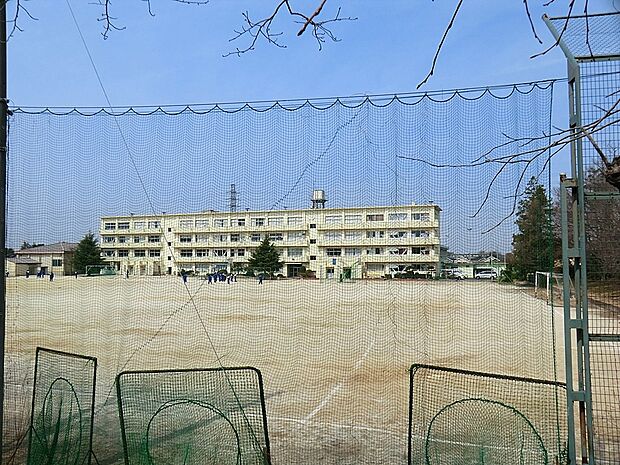 松戸市立栗ケ沢中学校(約1,222m)