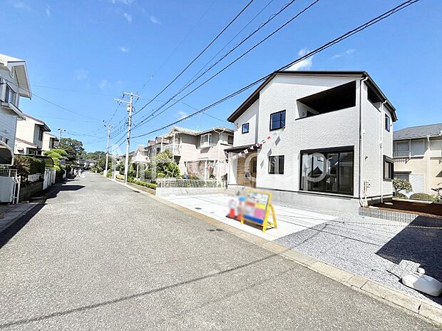 【前面道路含む現地写真】堂々完成!! ここから始まる新生活を応援いたします!