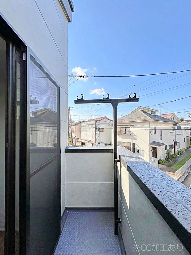 【バルコニー】気持ちよい陽光と風を感じられます  　　　