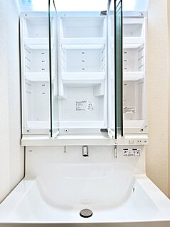 三面鏡裏収納