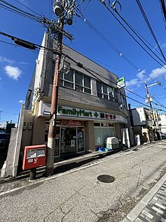 ファミリーマート伏見中書島店 240ｍ(徒歩3分)