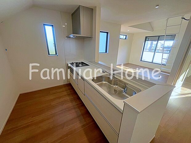 キッチン ご家族を見渡せる安心のカウンターキッチン。