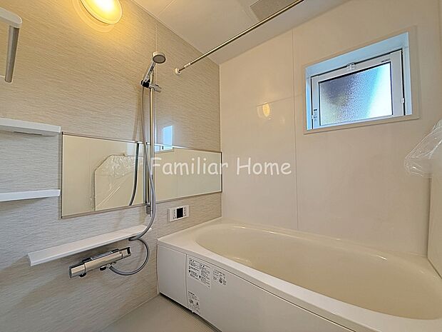【浴室】浴室　広々とした1坪の浴室でお子様と一緒に入ったり、１人でゆっくりくつろいだり体の疲れを癒します。