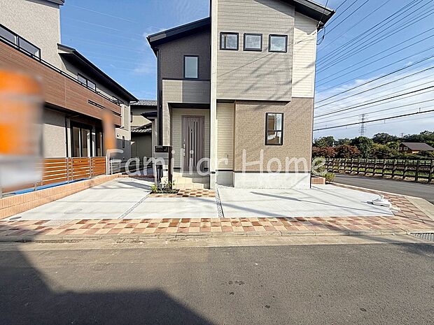 【前面道路】前面道路　車通りが少ないので駐車が苦手な方におすすめです。