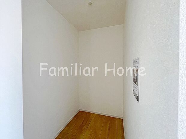 【WIC】WIC　洋服はもちろん、バッグや帽子など細かいものまでしまえる大型収納。