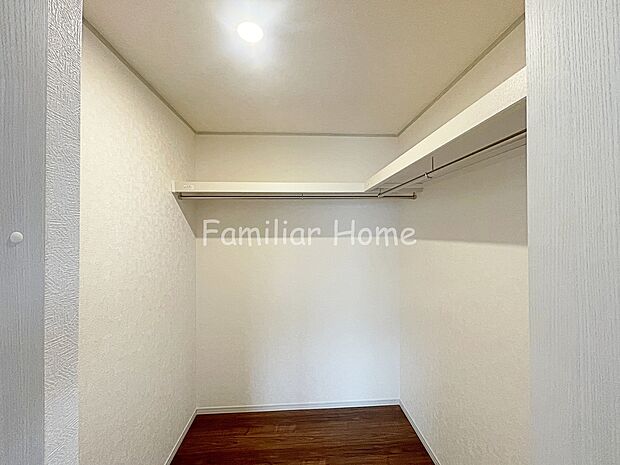 【WIC】WIC 洋服はもちろん、バッグや帽子など細かいものまでしまえる大型収納。