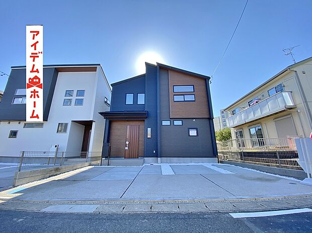 ●○●○1号棟外観写真○●○●
　　　平日の案内も可能です♪
　お気軽にお問い合わせください！
