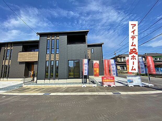 ●○●○3号棟外観写真○●○●
　　　平日の案内も可能です♪
　お気軽にお問い合わせください！
