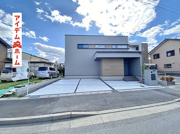 ●○●○1号棟外観写真○●○●
平日の案内も可能です♪
お気軽にお問い合わせください!