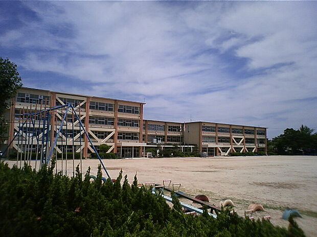 知立市立知立東小学校(約560m)