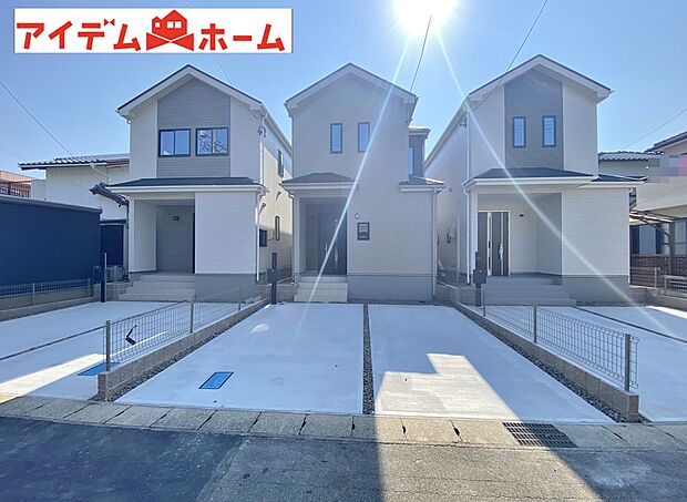 【●○●○2号棟外観写真○●○●】　　　平日の案内も可能です♪
　お気軽にお問い合わせください！