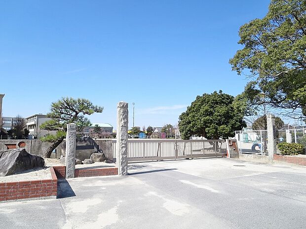 岡崎市立 矢作西小学校（約750m）